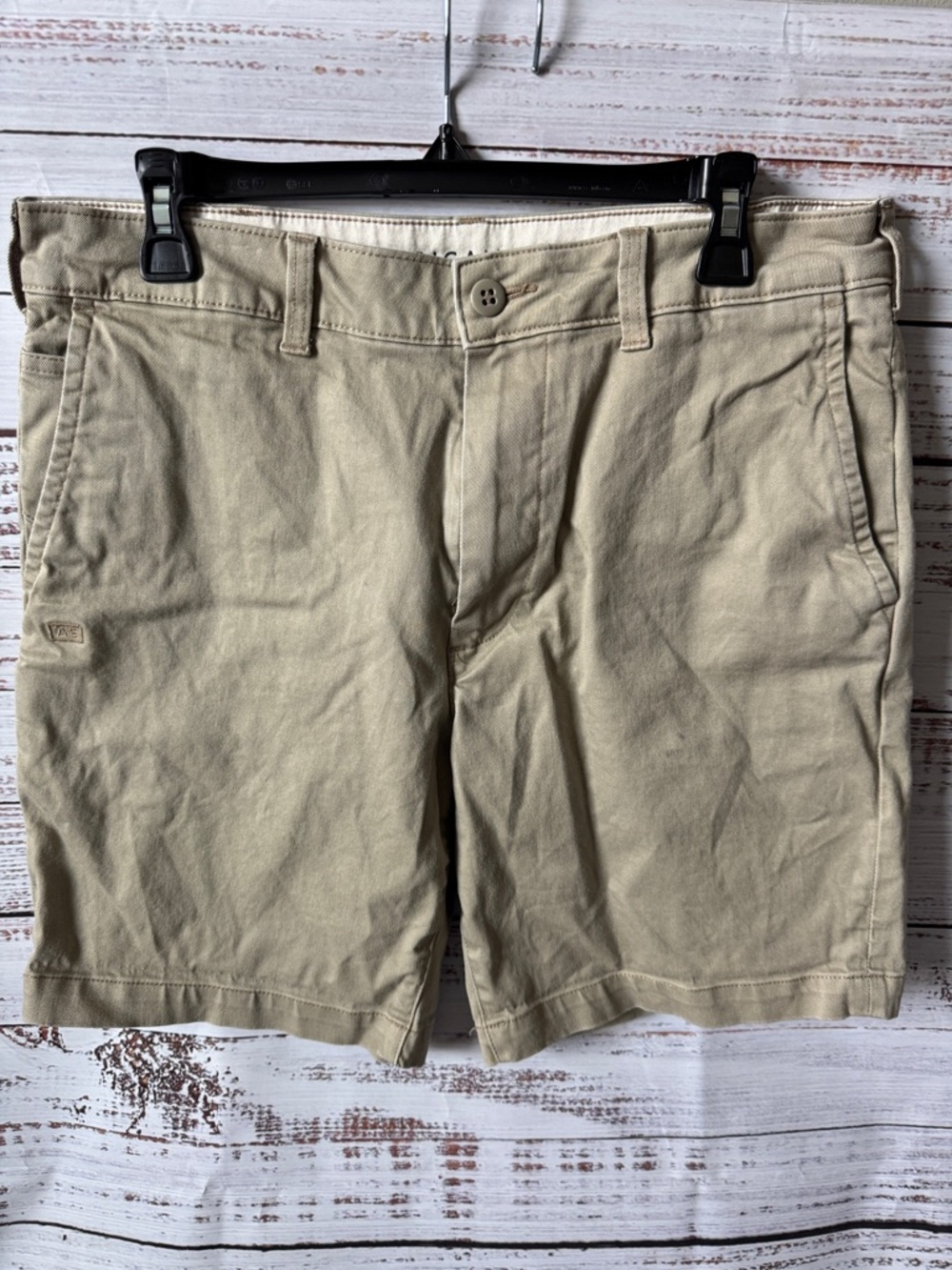 American Eagle Outfitters Men's Tan Flat-Front Chino Shorts